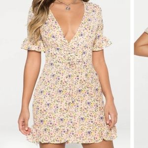 Pretty Little Thing Spring NWOT floral Easter Ruffle Corset Wrap Dress size 6